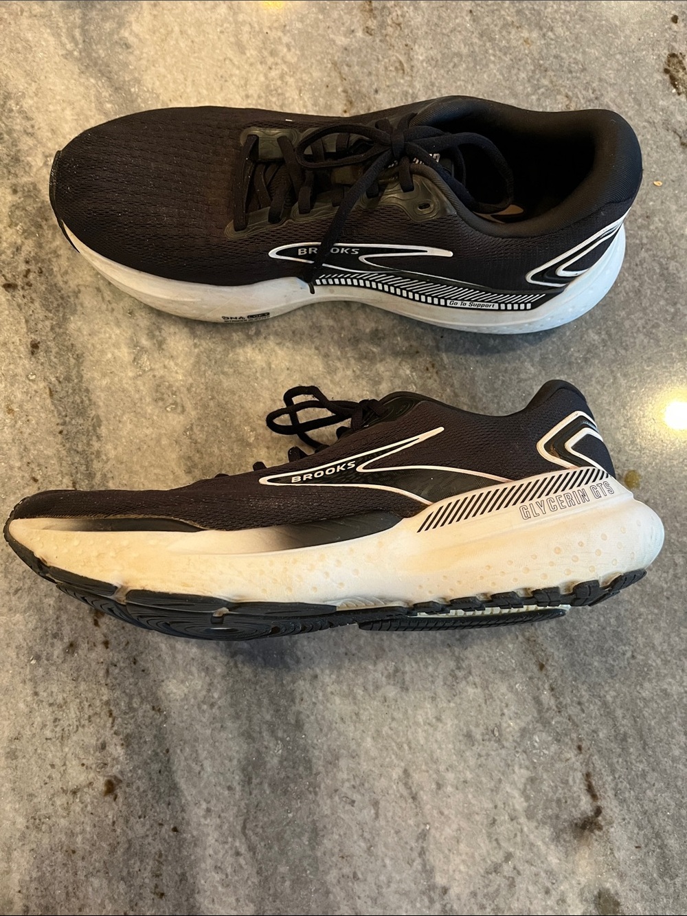 Brooks Men's Black and White Running Shoes